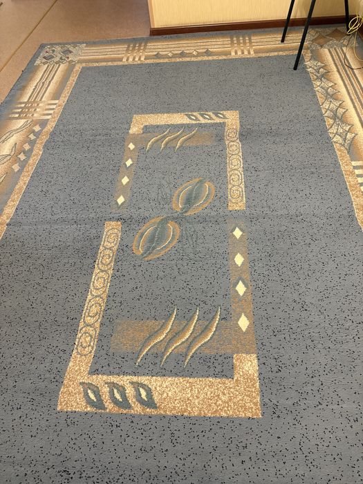 Продам ковер б/у