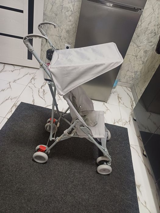 Продаётся сидящий коляска трость