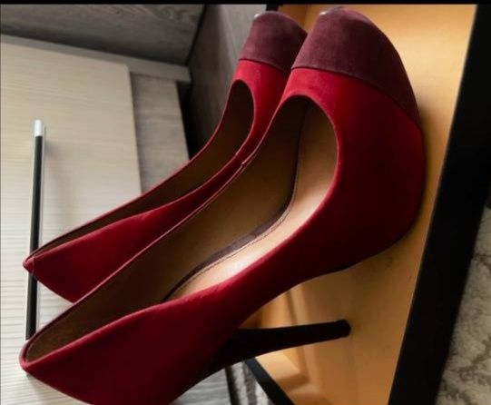 Замонавий аёллар туфлиси