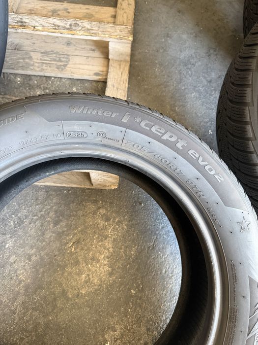 2 anvelope iarna 205/60/17 Hankook DOT2025!