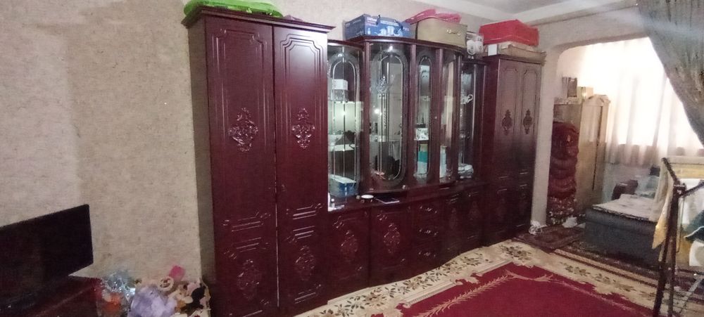 Стенка б/у в хорошем состоянии