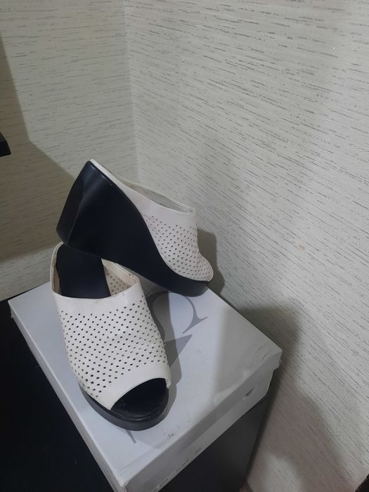 Обувь ботинки и туфли