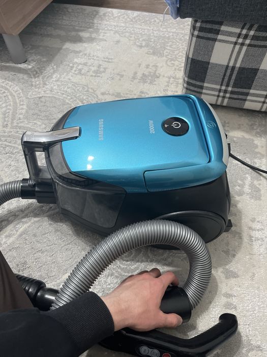 Продам пылесос на запчасти