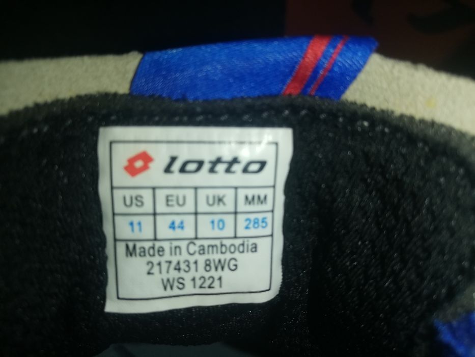 Чисто нови но се оказаха големи си търсят приятел.