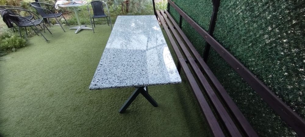 Маса от ГРАНИТ с метална конструкция 200/70