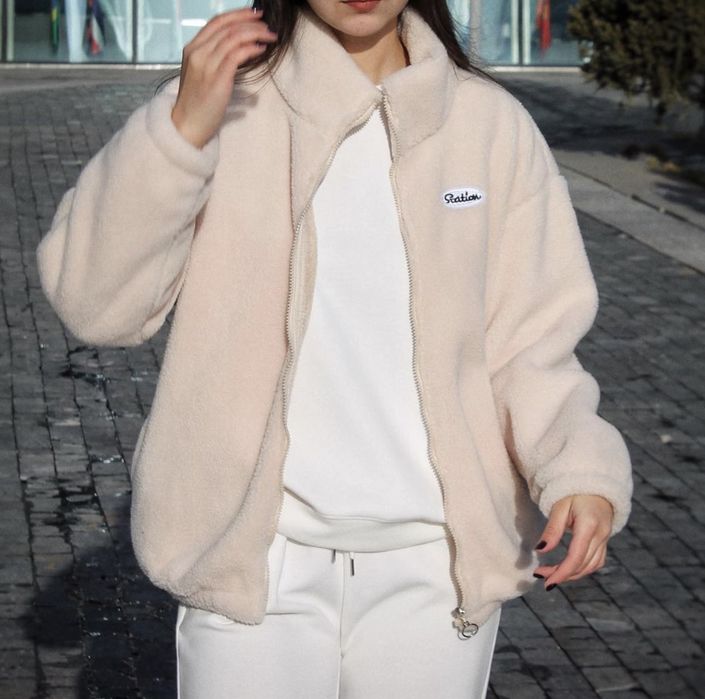 Теплый бомбер из эко-меха