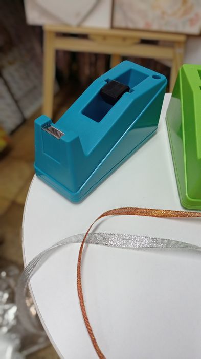 Диспенсер для скотча