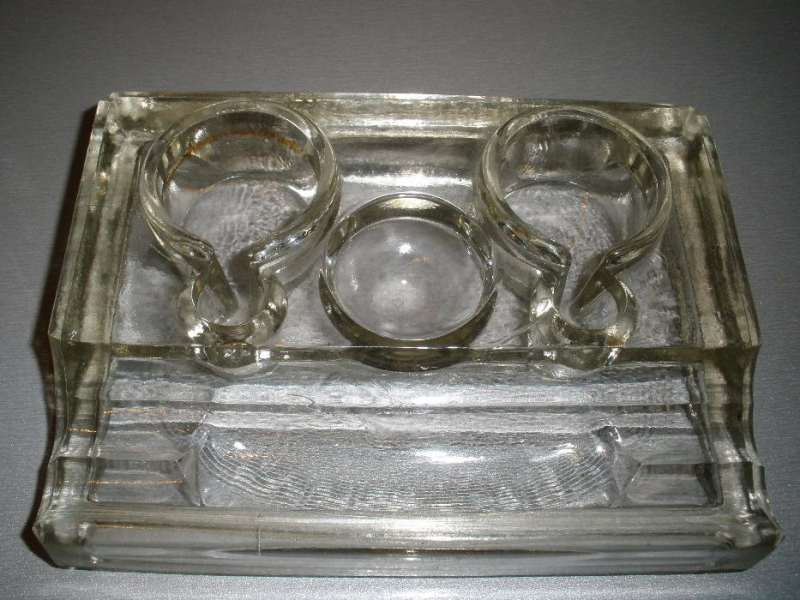 Стъклена мастилница