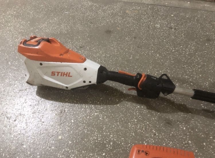 sistem combinat Stihl KMA 135 R Fabricație 2021