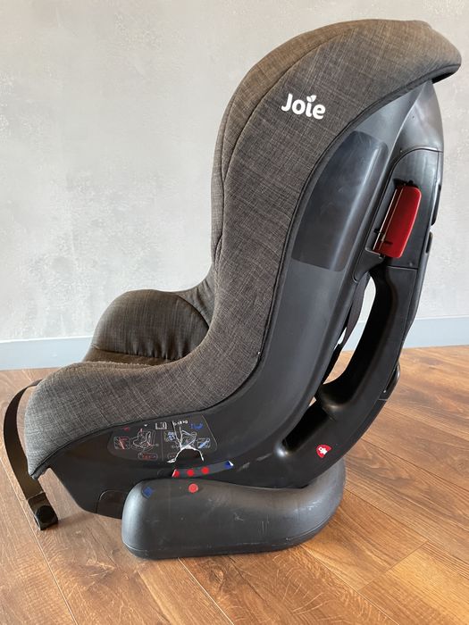 Автокресло Joie tilt