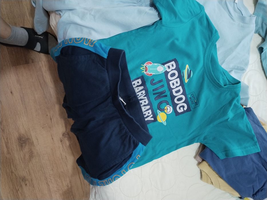 Продам пакет вещей на мальчика 3-5 лет