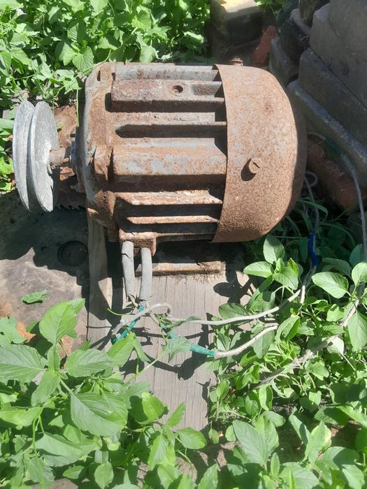 Продам насосы и двигатели