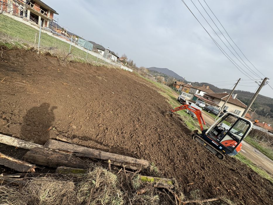 Услуги с Мини багер, Бобкат,Тристранен самосвал,Пътна помощ.