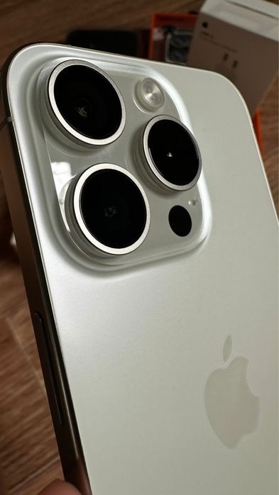 Айфон 15 pro (с комплектом)