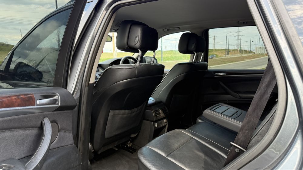 Bmw X5 • 3.0 Diesel 245cp E5 • Automat 8+1 • X-drive • 7 locuri • 2011 • Volan Dr.