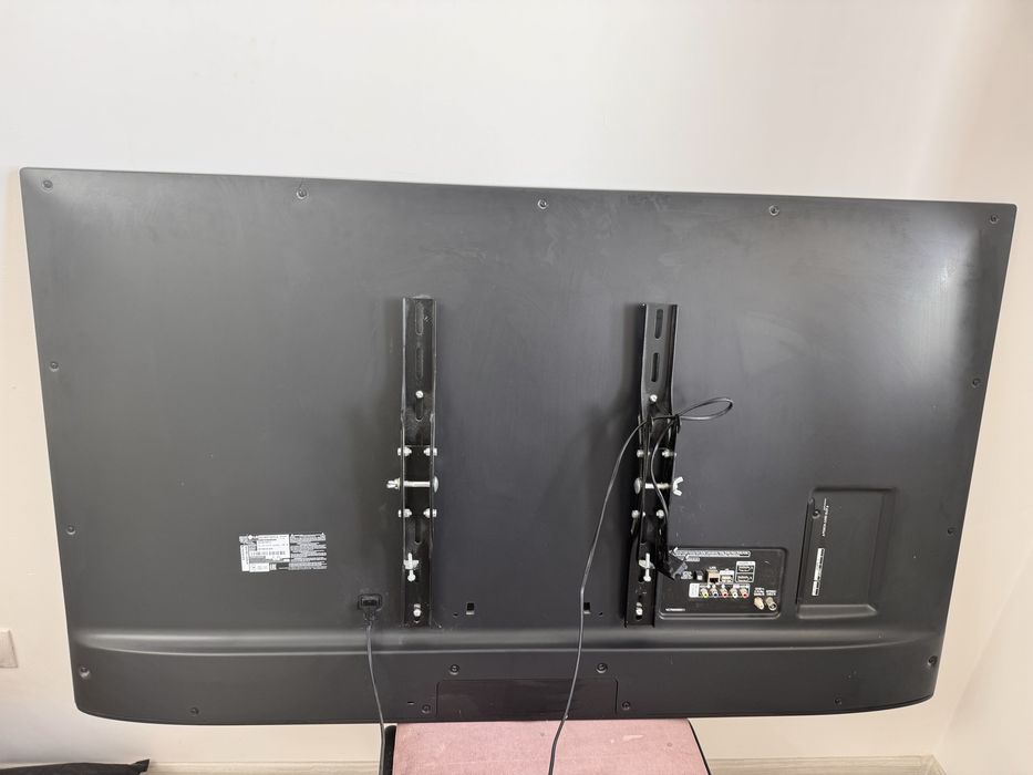 Телевизор 100/240 LG