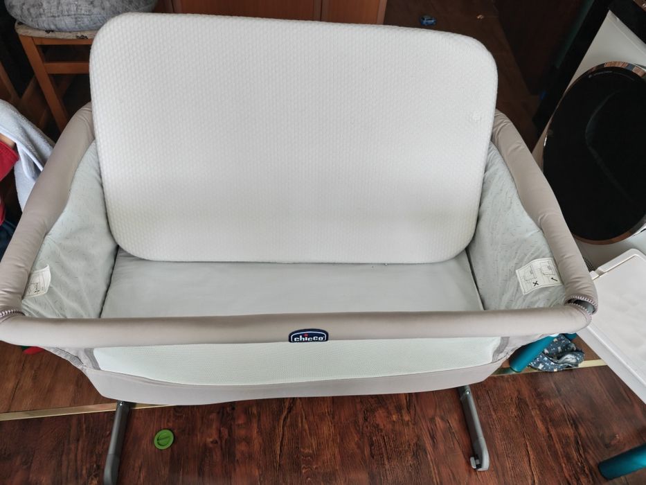 бебешка кошара Chicco next to me