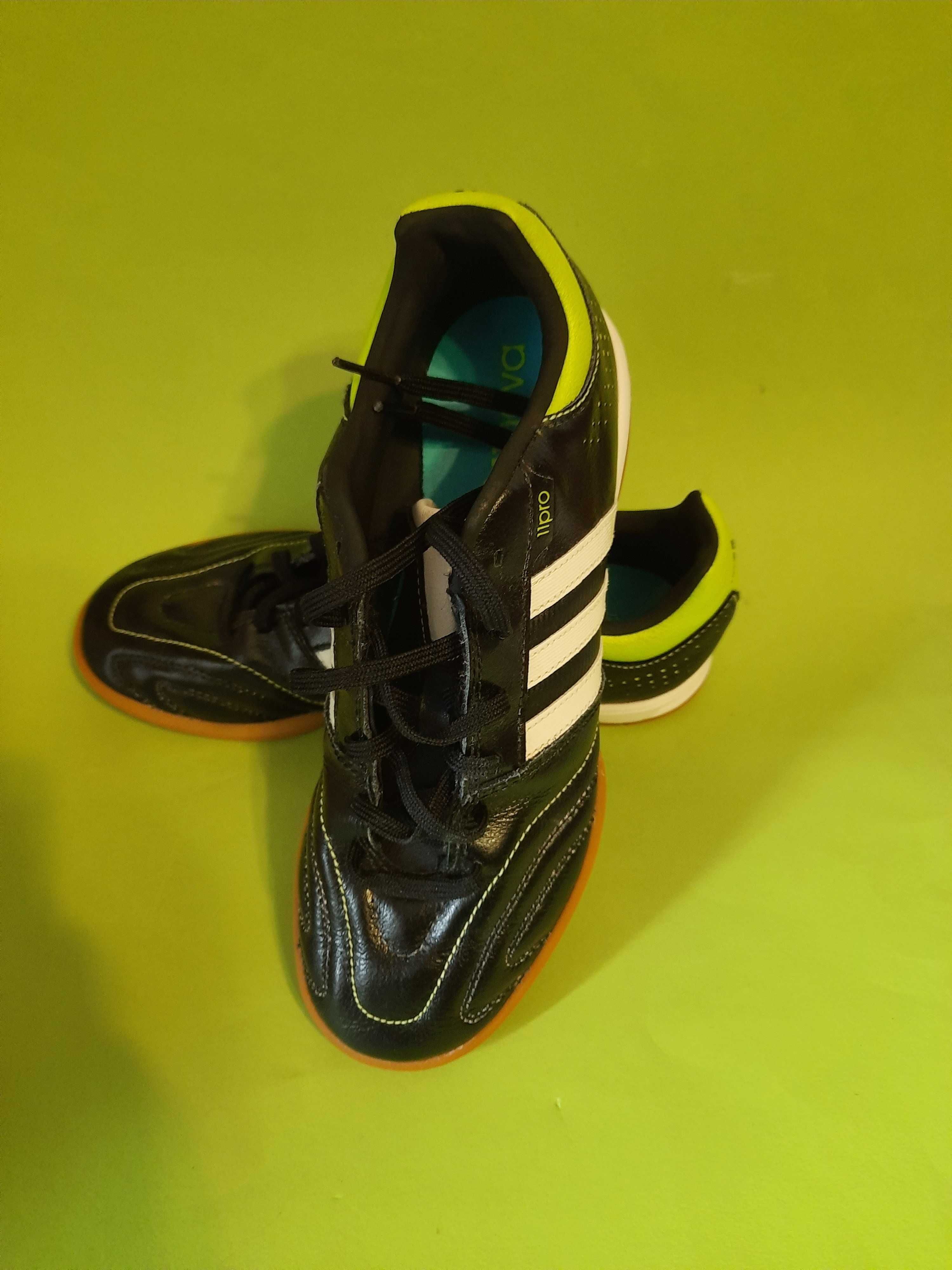 Adidas 11 nova pro pentru baieti Cluj Napoca OLX.ro