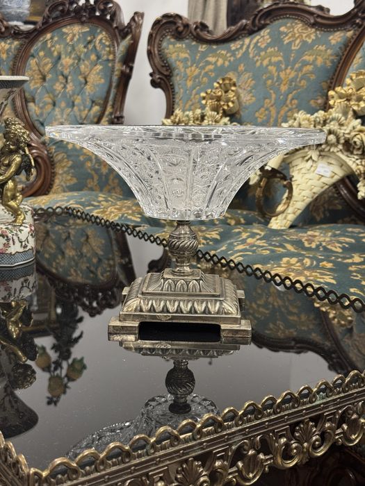 Fructiera deosebita din cristal cu picior din bronz argintat