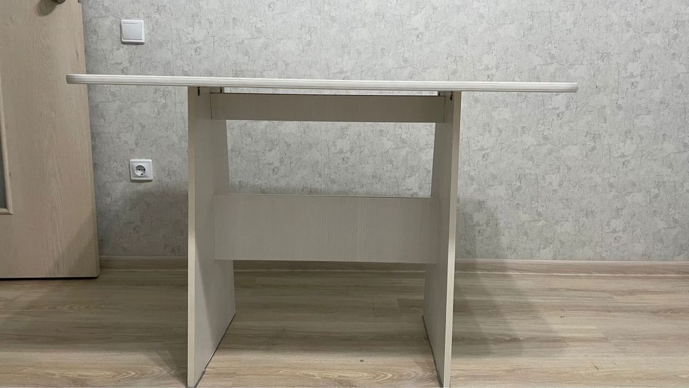 стол кухонный