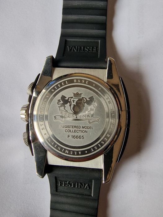 Часовник Festina