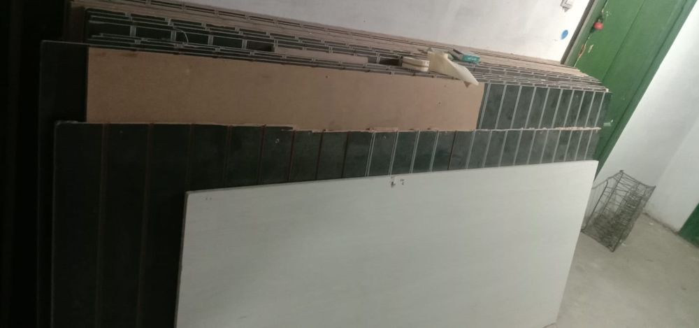 Витрины, вешалки