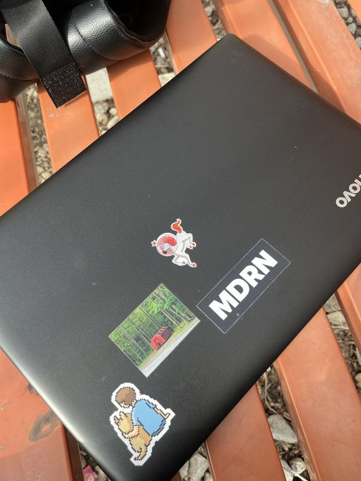 iPad и ноутбук Lenovo