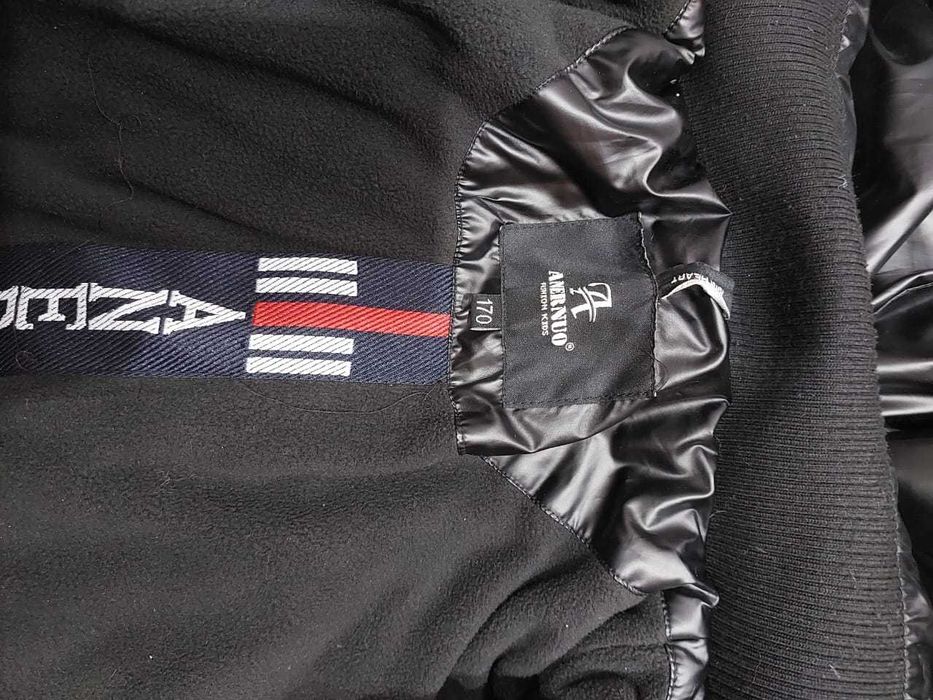 Продам зимнюю куртку на девочку