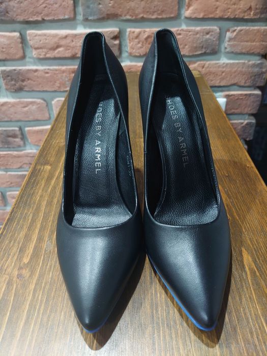 Pantofi stiletto piele noi nouți negri
