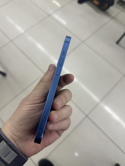 Айфон 13 продаю