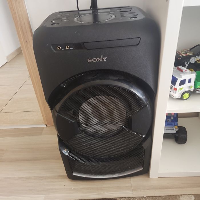 Vând boxa Sony bluetooth