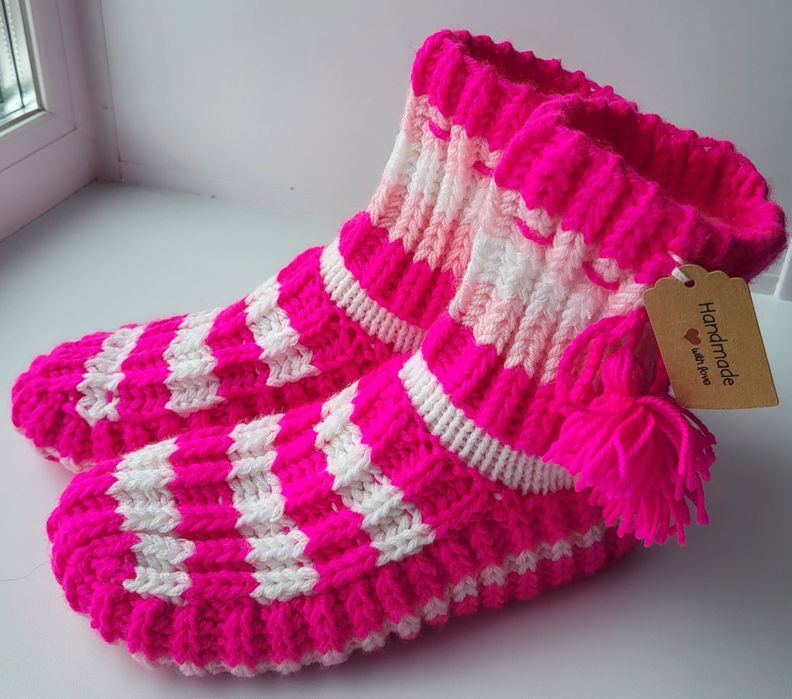 Продам теплые носки-сапожки.