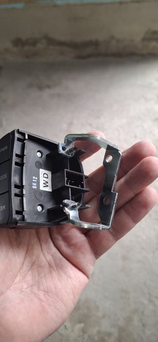 Продам кнопки руля мултимедия от jentra и nexia 3 оригинал с крепление