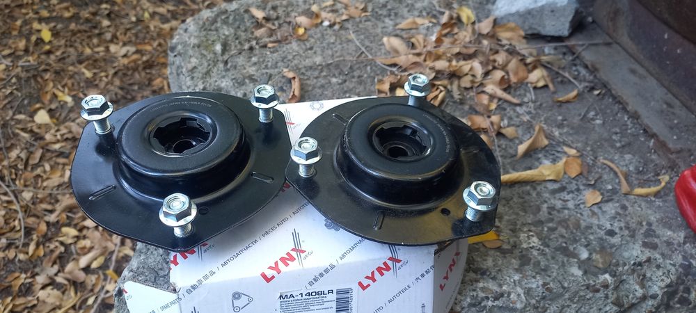 Опоры амортизатора на Toyota