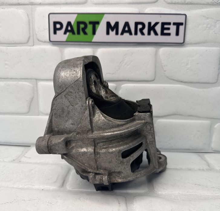 Ляв Тампон Двигател AUDI A6 A7 Q7 4M0199371FF