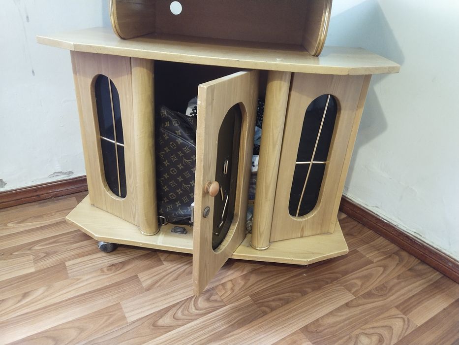 Подставка под телевизор