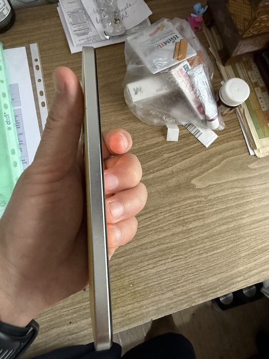 Продам телефон Vivo V25e