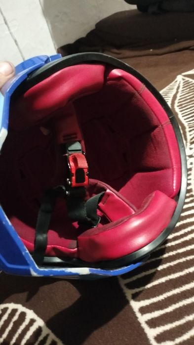 Продам шлем в среднем состояние