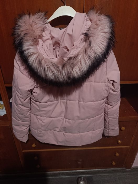 Продавам дамско зимно яке