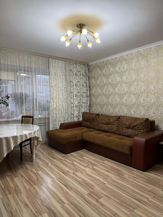 Пролас трёхкрмнатную квартиру