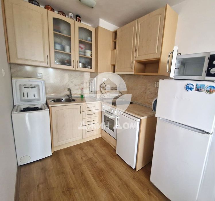 Продава се Двустаен апартамент в Несебър - 66 кв.м за 985 €/кв.м - Снимка #2