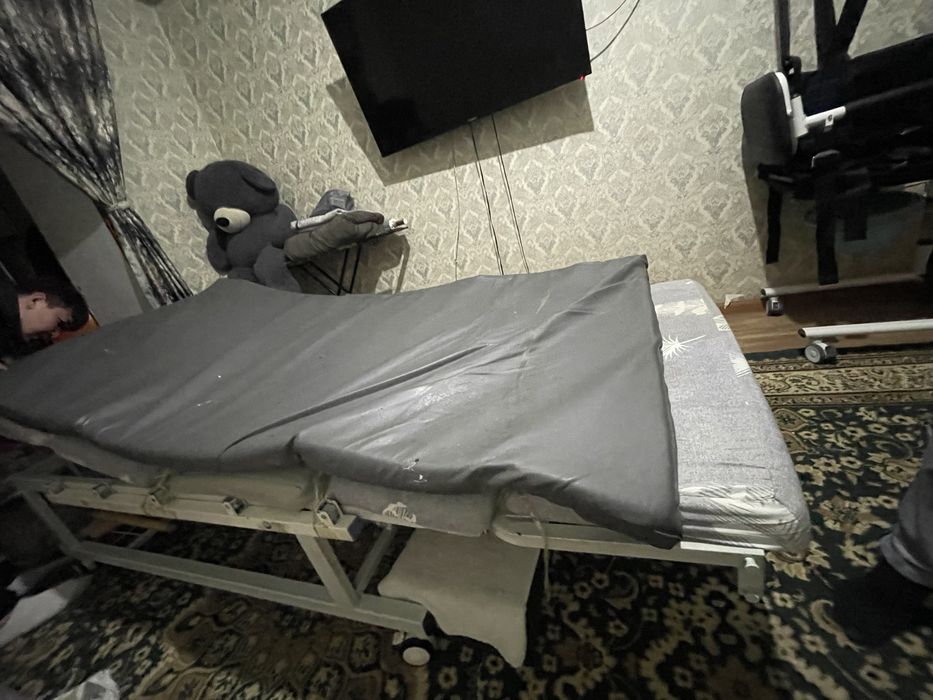 Медицинская кровать