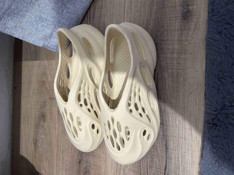Yeezy foam runners