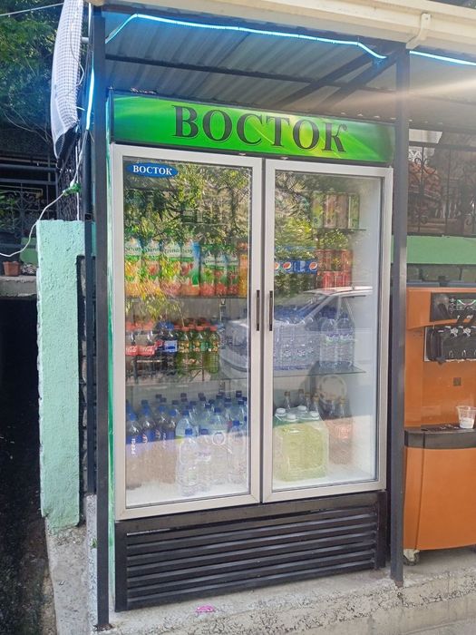 Витрина холодильная в отличном состоянии,  почти не использовали. Б/у.