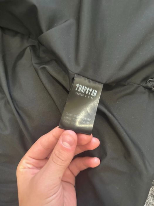 geaca trapstar neagra