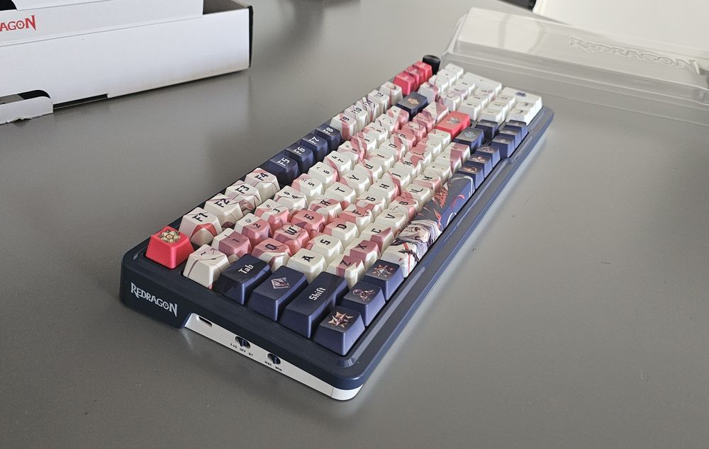 Tastatura mecanica redragon eisa pro honkai anime rgb