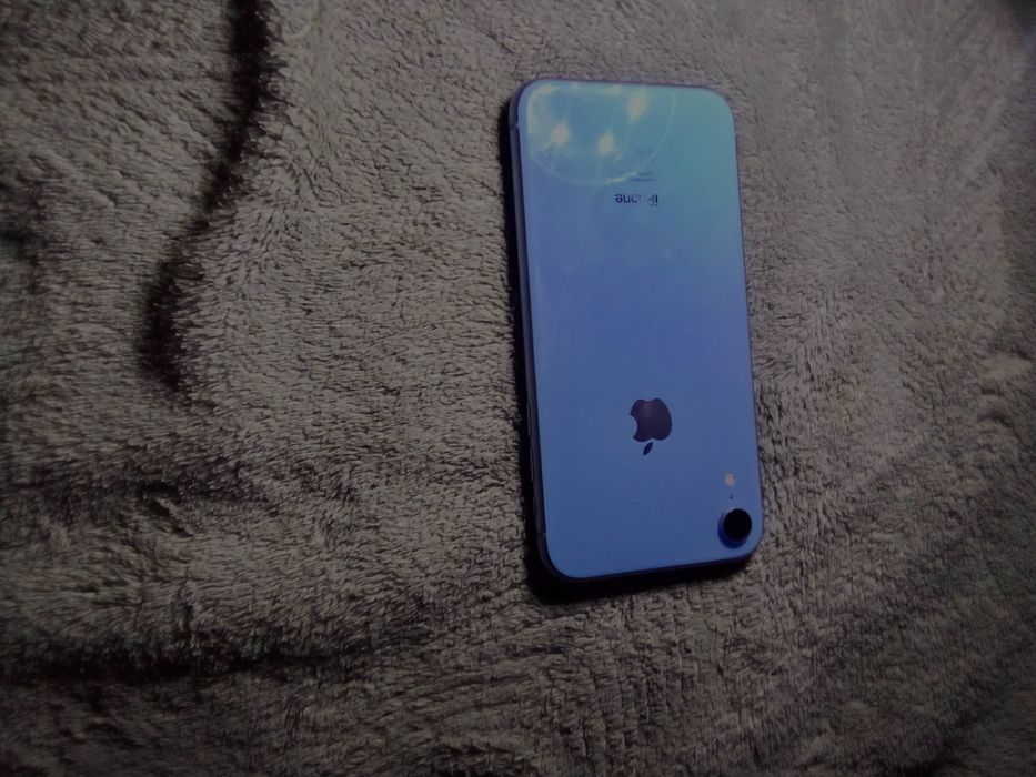 Продам айфон хр на 128 акб 71