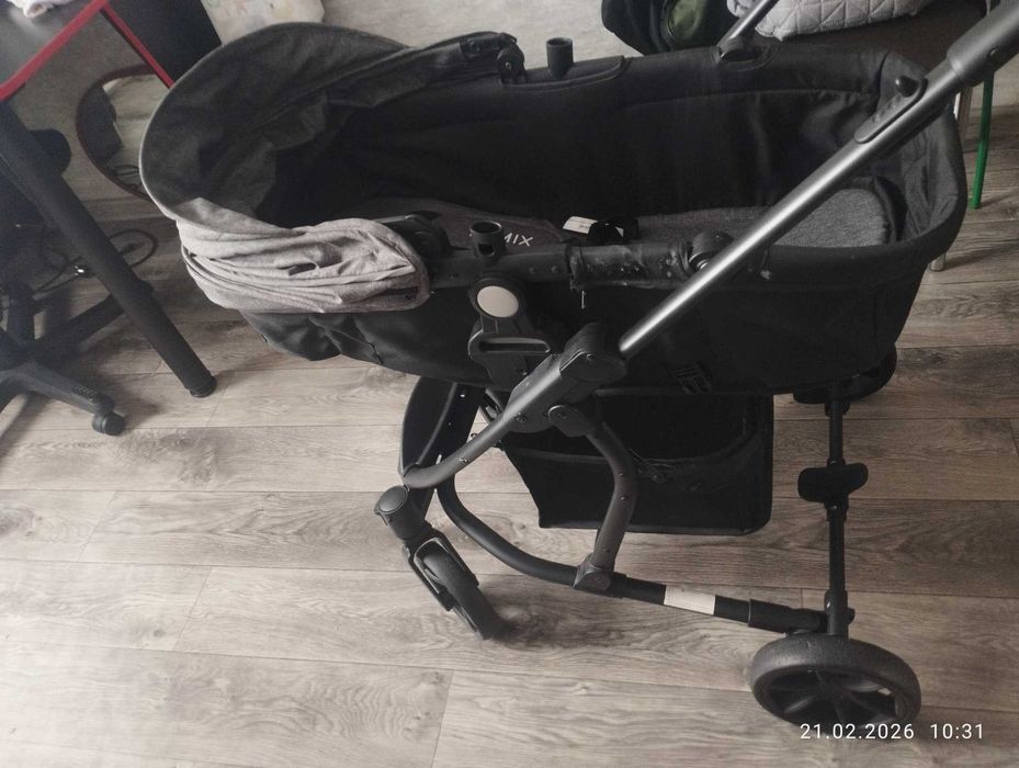 Коляска детская б/у Tomix модель sandy