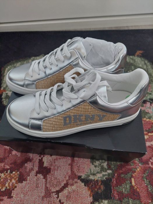 DKNY  кецове чисто нови