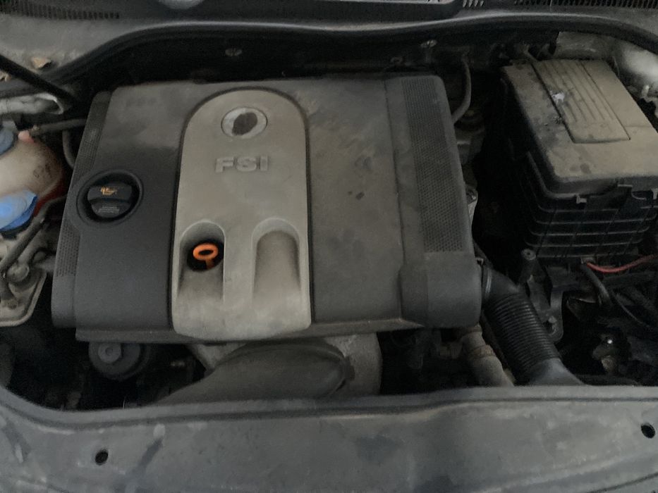 Продава се само на части Фолксваген Голф 5 1.6 FSI 2005 година